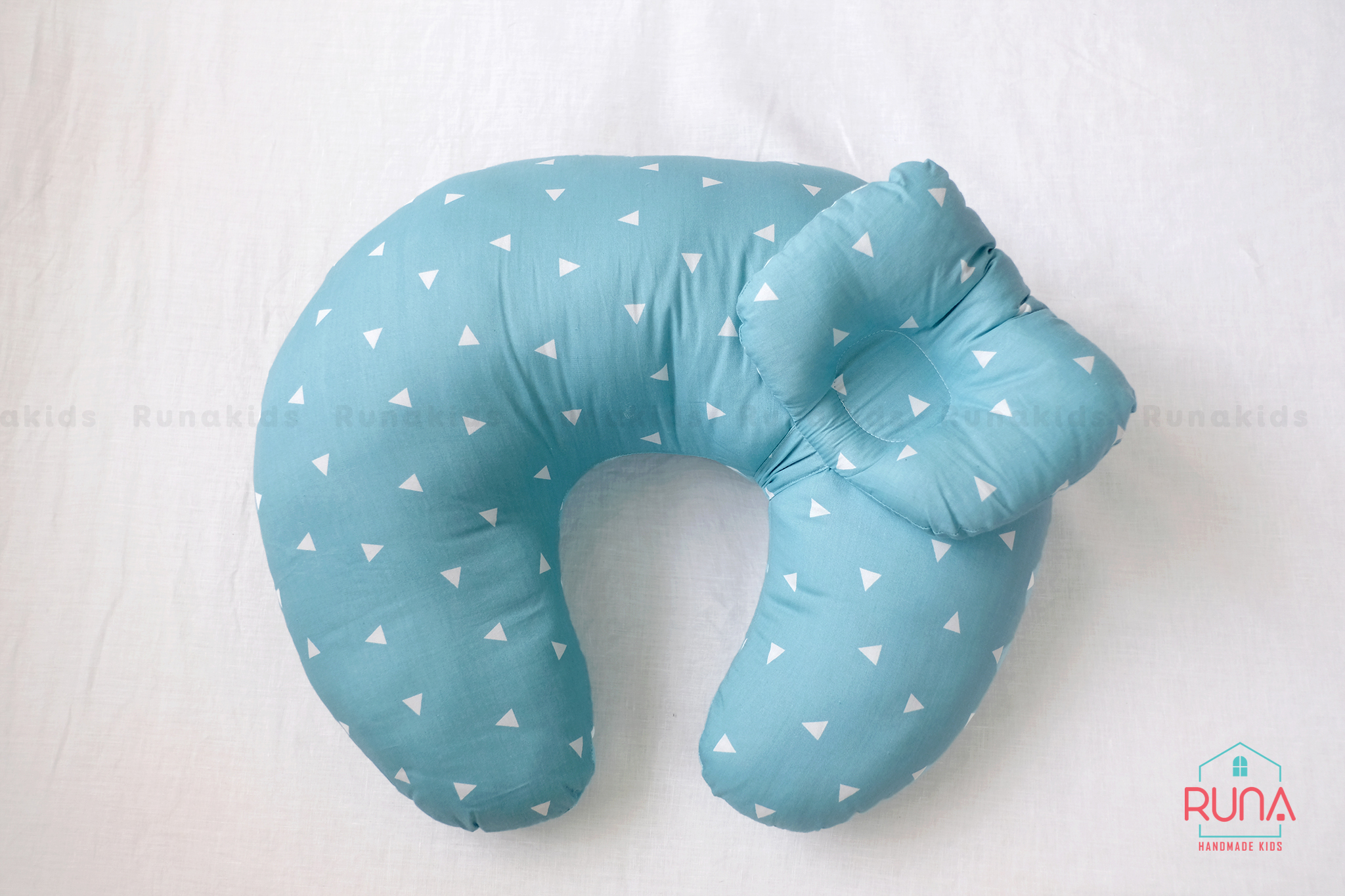 RUNA Gối chữ C cotton tông màu xanh